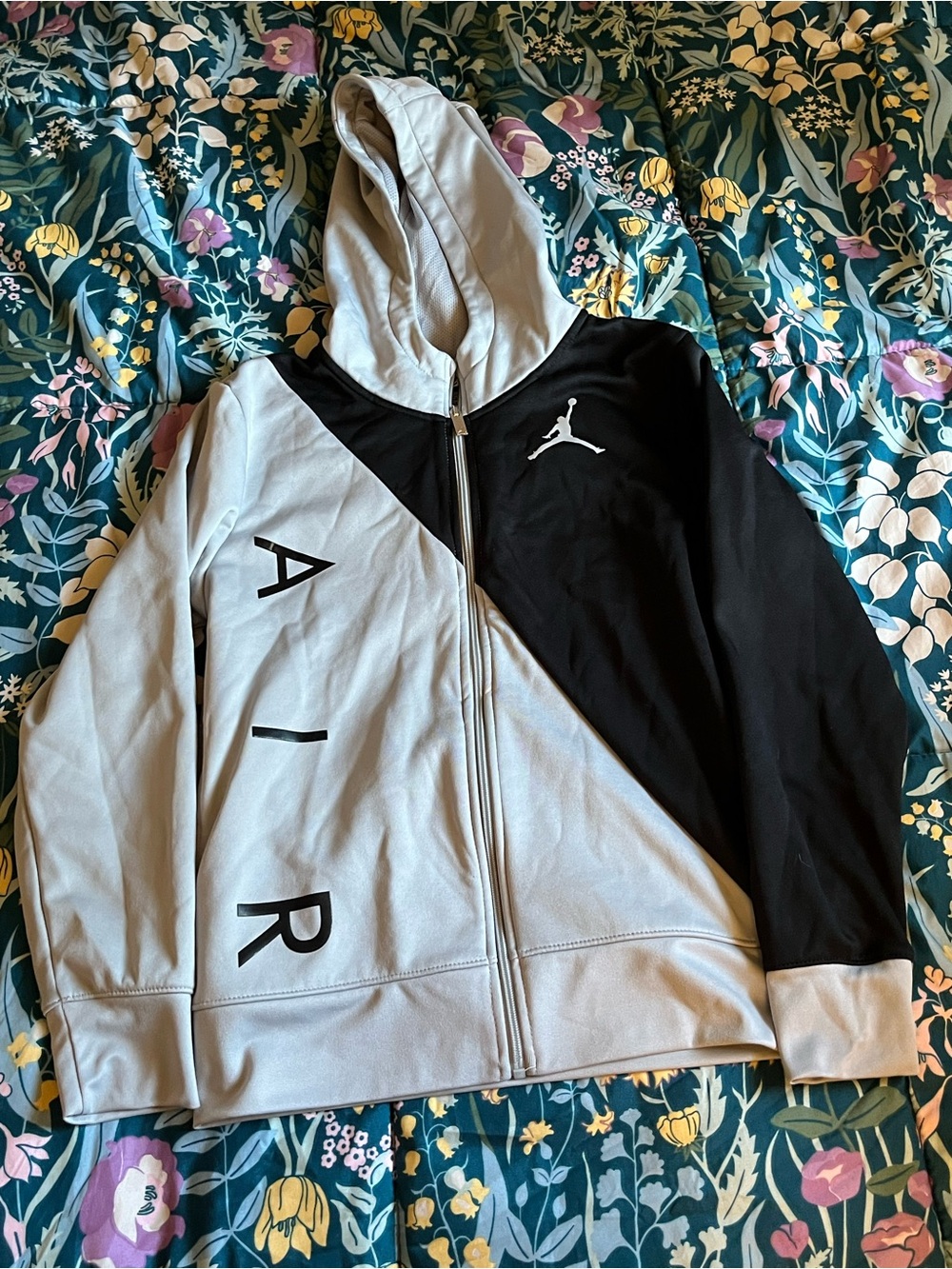 Jordan Kids Two-Tone Black & Light Gray Full-Zip Hoodie Size Large 14/16
